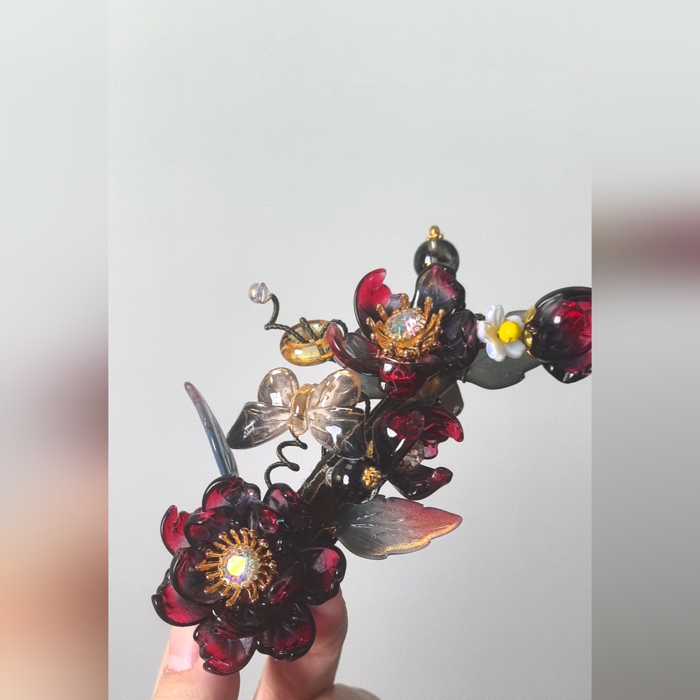 Floral Hair Accessory with Red and Gold Accents